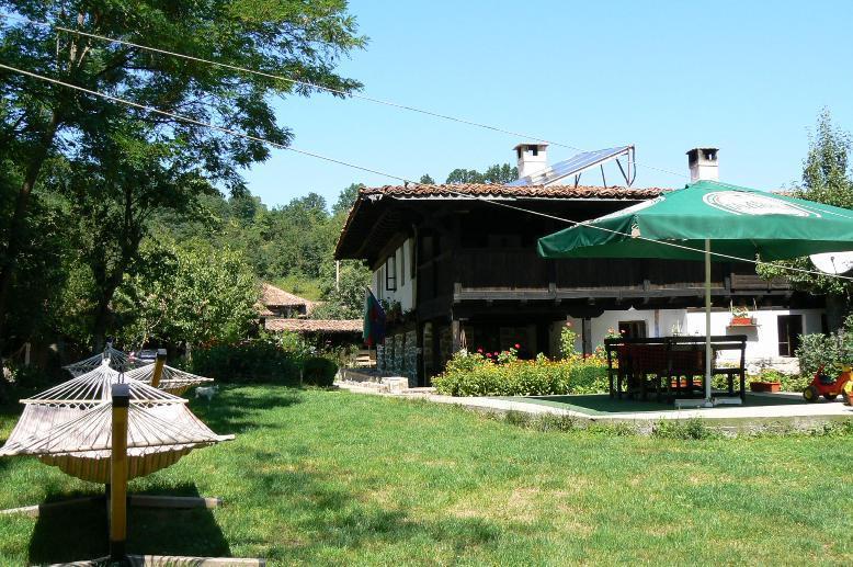 Готель Ecopark Елена Екстер'єр фото